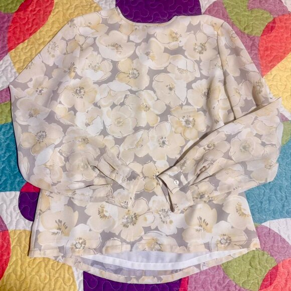 Pendleton Tops - PENDELTON FLORAL BLOUSE / VINTAGE 80s / GRAY WITH CREAM FLOWERS!